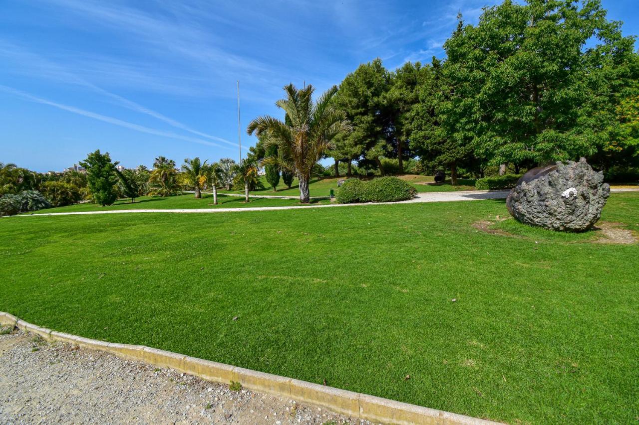 Benal Beach, Luxury Sea & Mountain View Beachside 1 Bedroom Apartment Benalmadena Ngoại thất bức ảnh